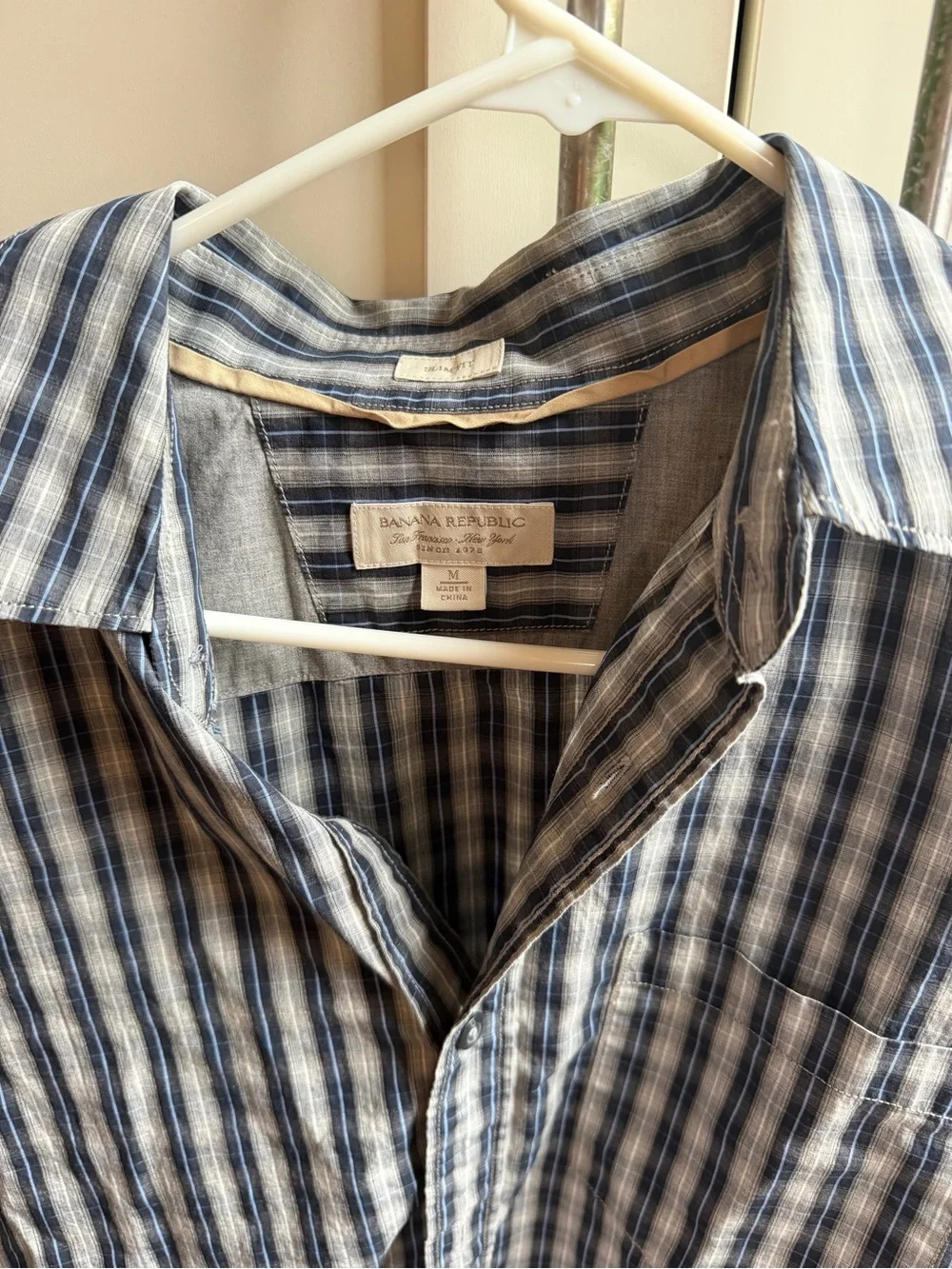 Men’s Banana Republic Navy, Gray & White Plaid Casual Button-Down Shirt-slim med